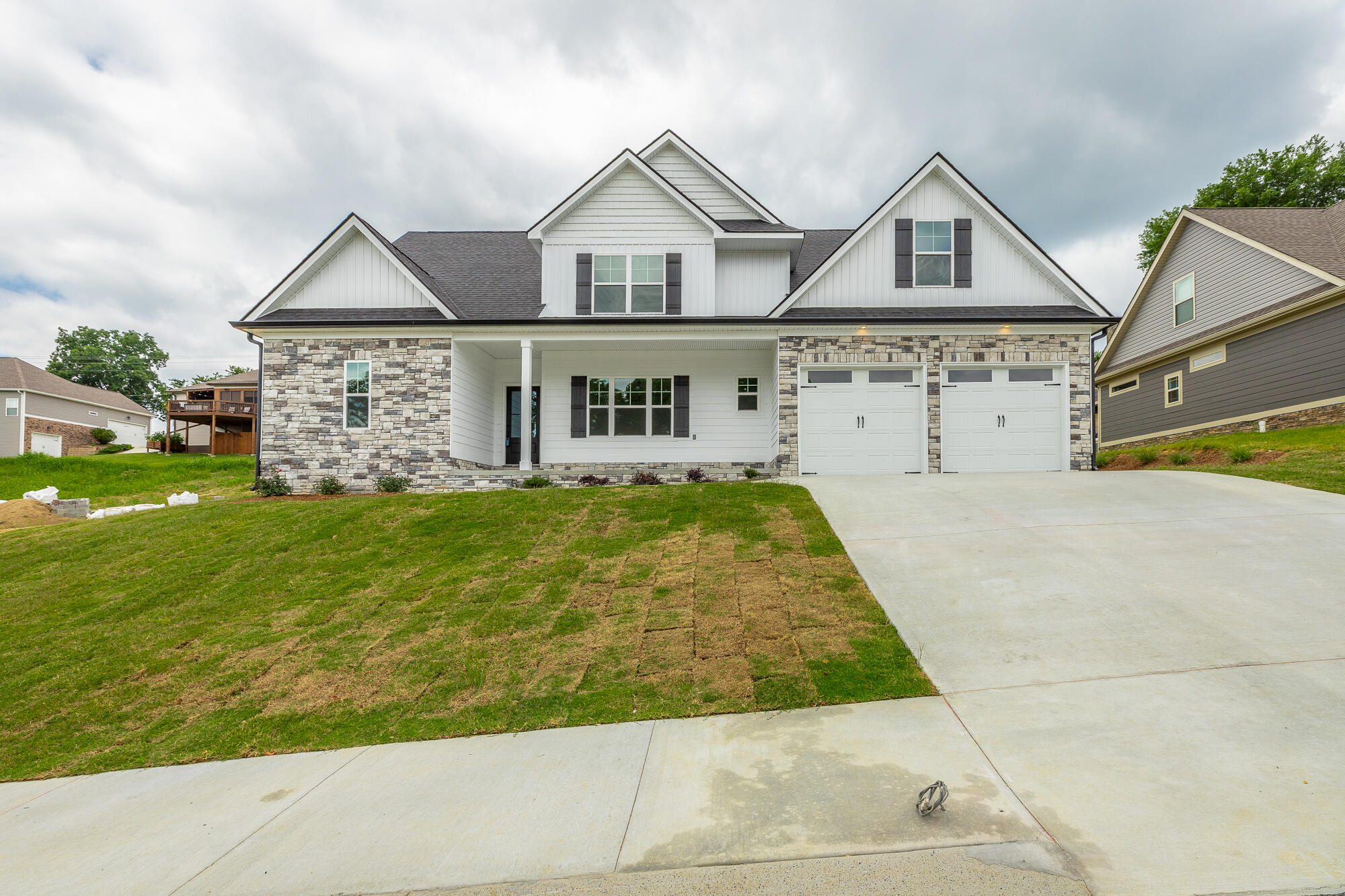 905 Live Oak Road, 198