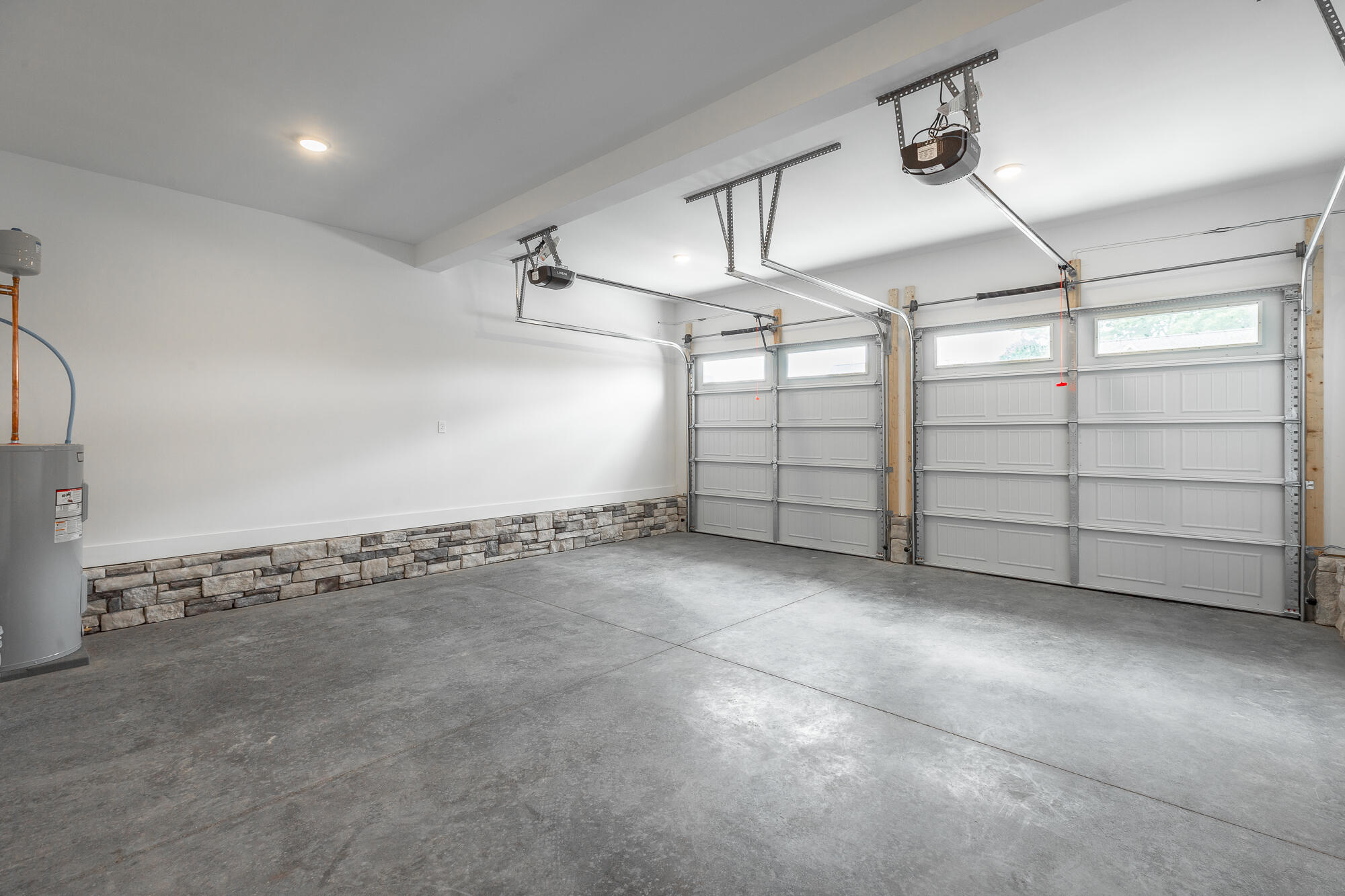 905 Live Oak Road, 198