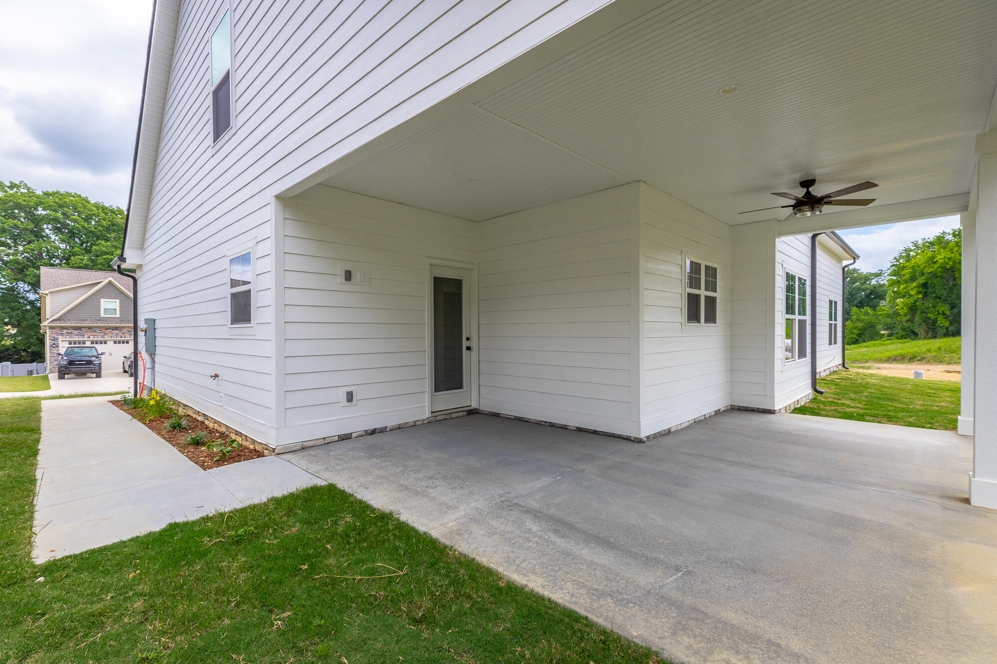 905 Live Oak Road, 198