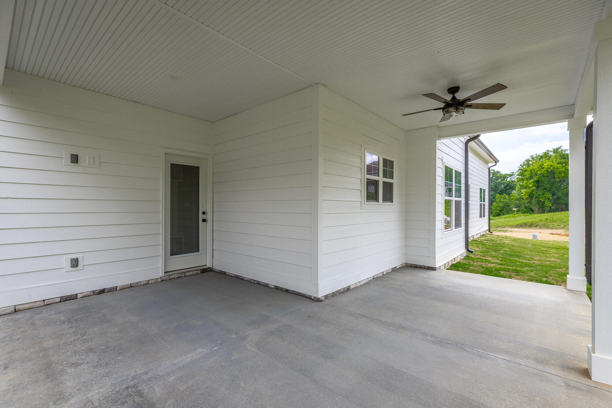 905 Live Oak Road, 198