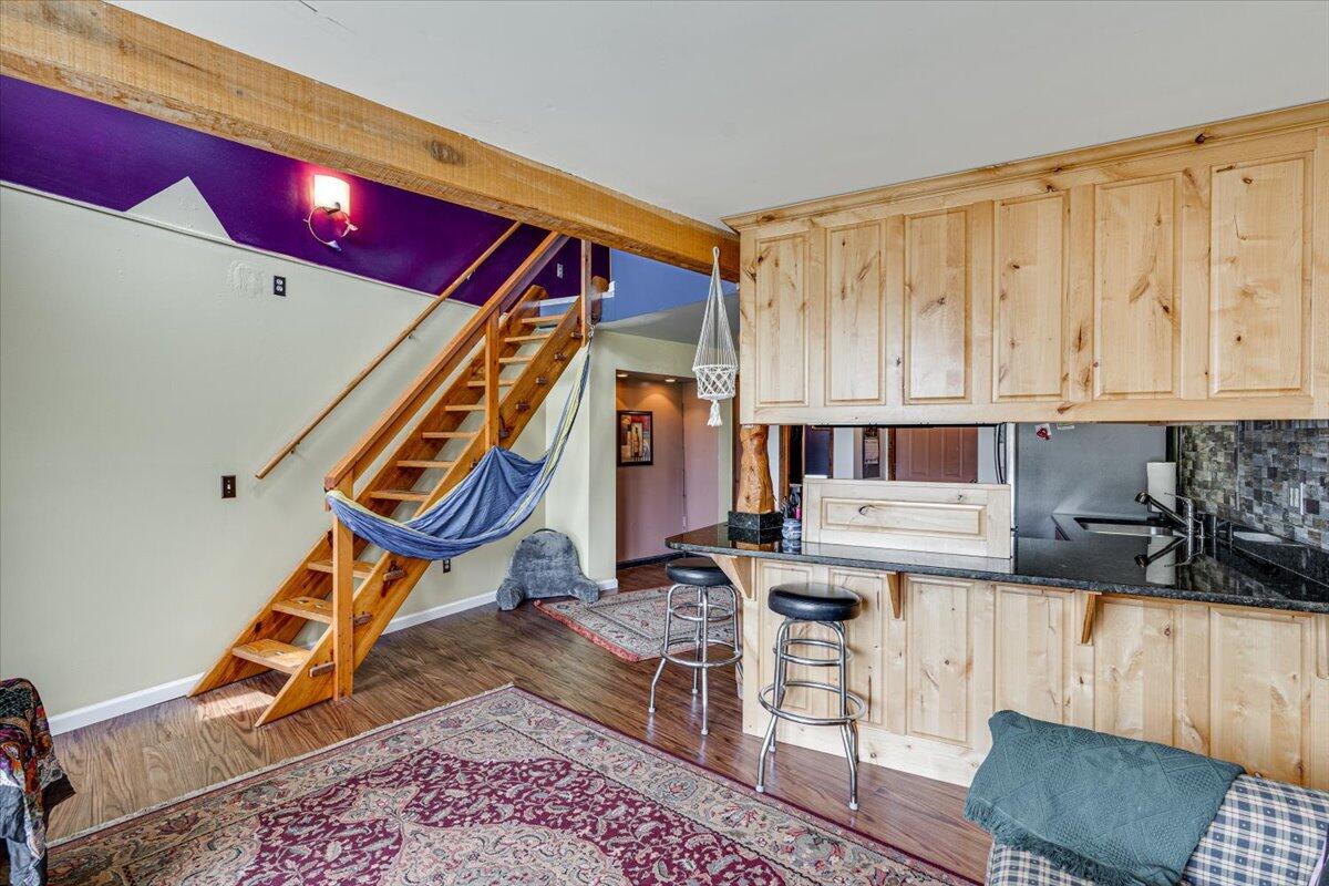 2072 Creek Road
