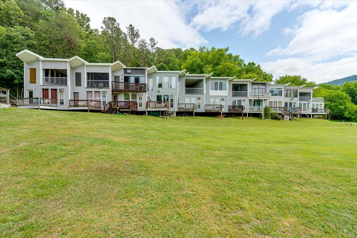 2072 Creek Road