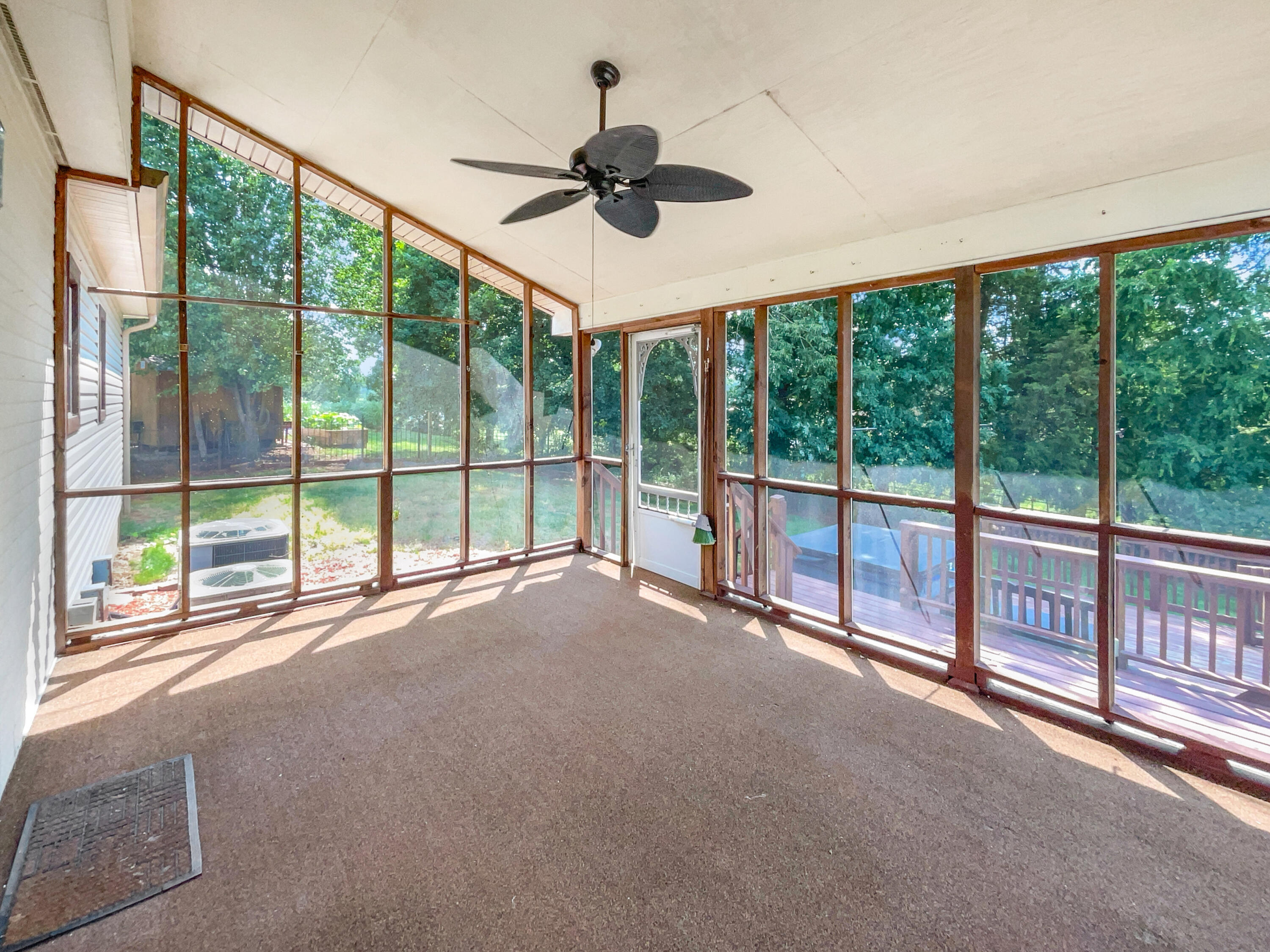 8609 Horseshoe Bend Lane
