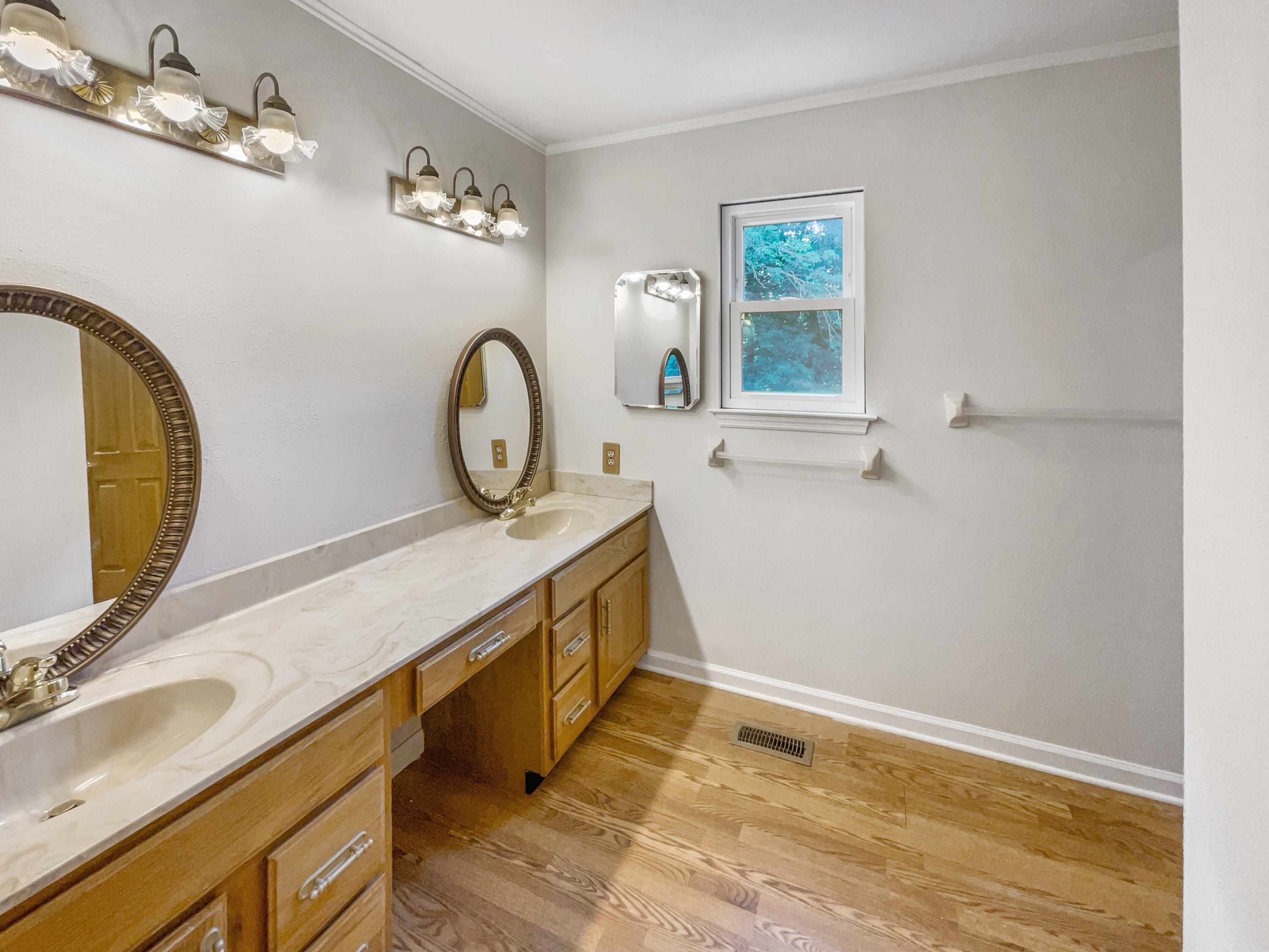 8609 Horseshoe Bend Lane