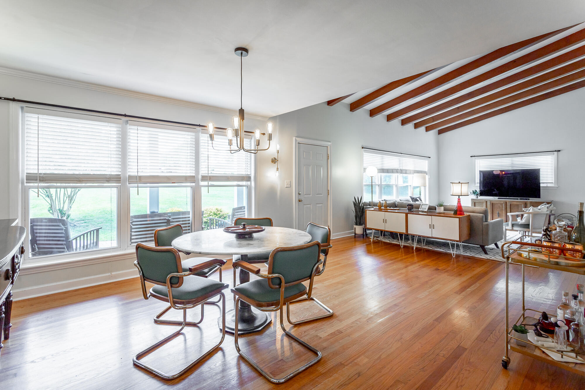 1834 Skyline Drive