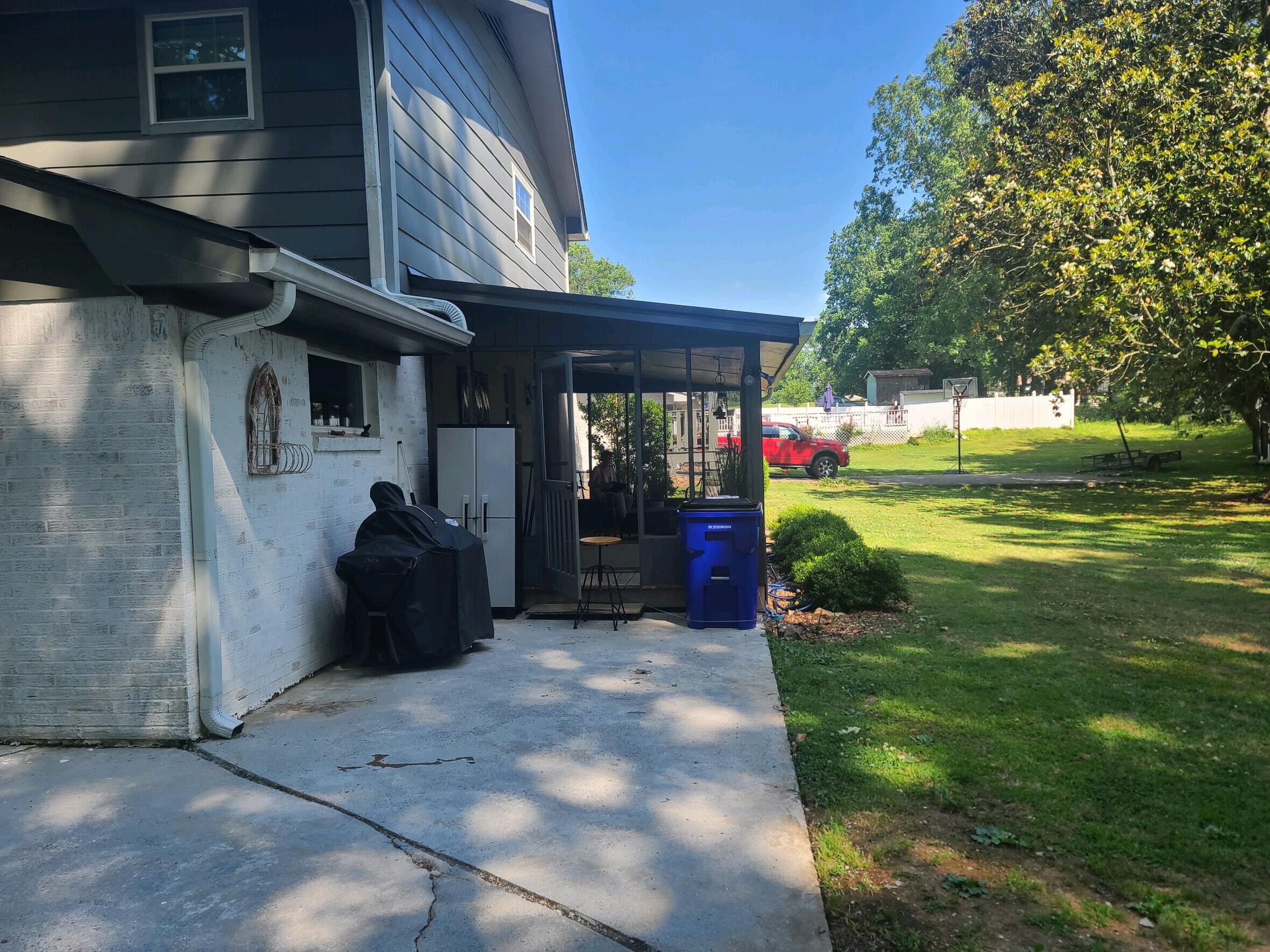 2035 W Lake Drive, 90