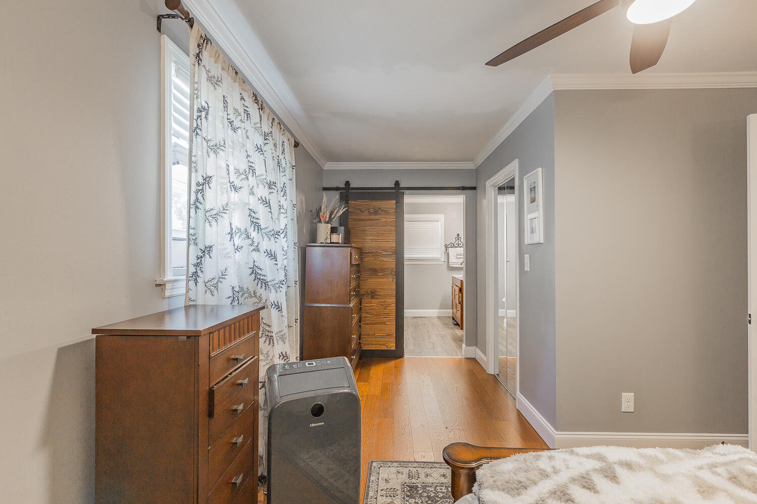 2035 W Lake Drive, 90