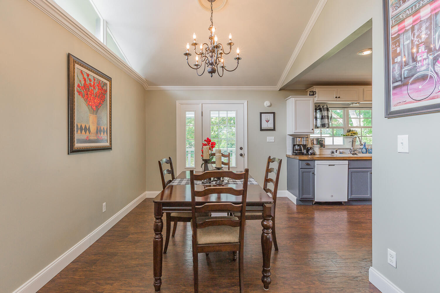 2035 W Lake Drive, 90