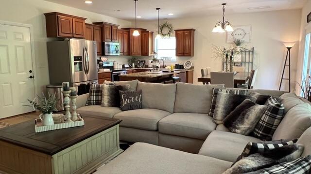 1190 NW Stonegate Circle
