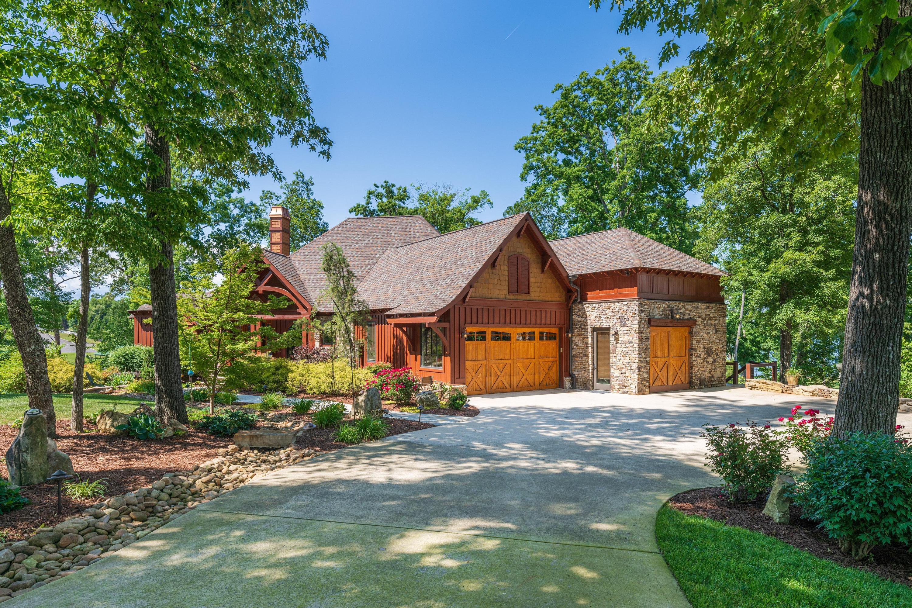 595 Waterfront Way