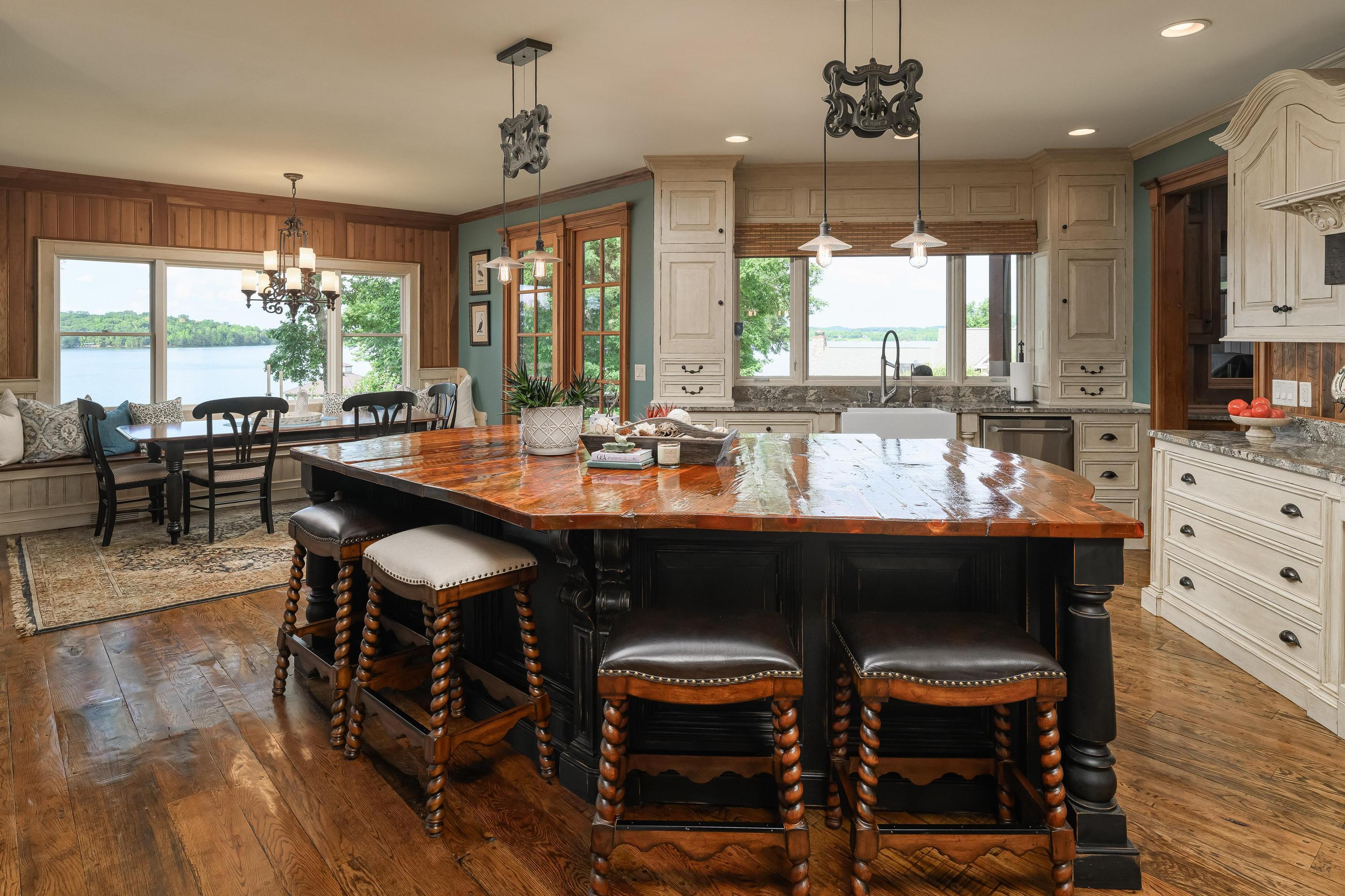 595 Waterfront Way