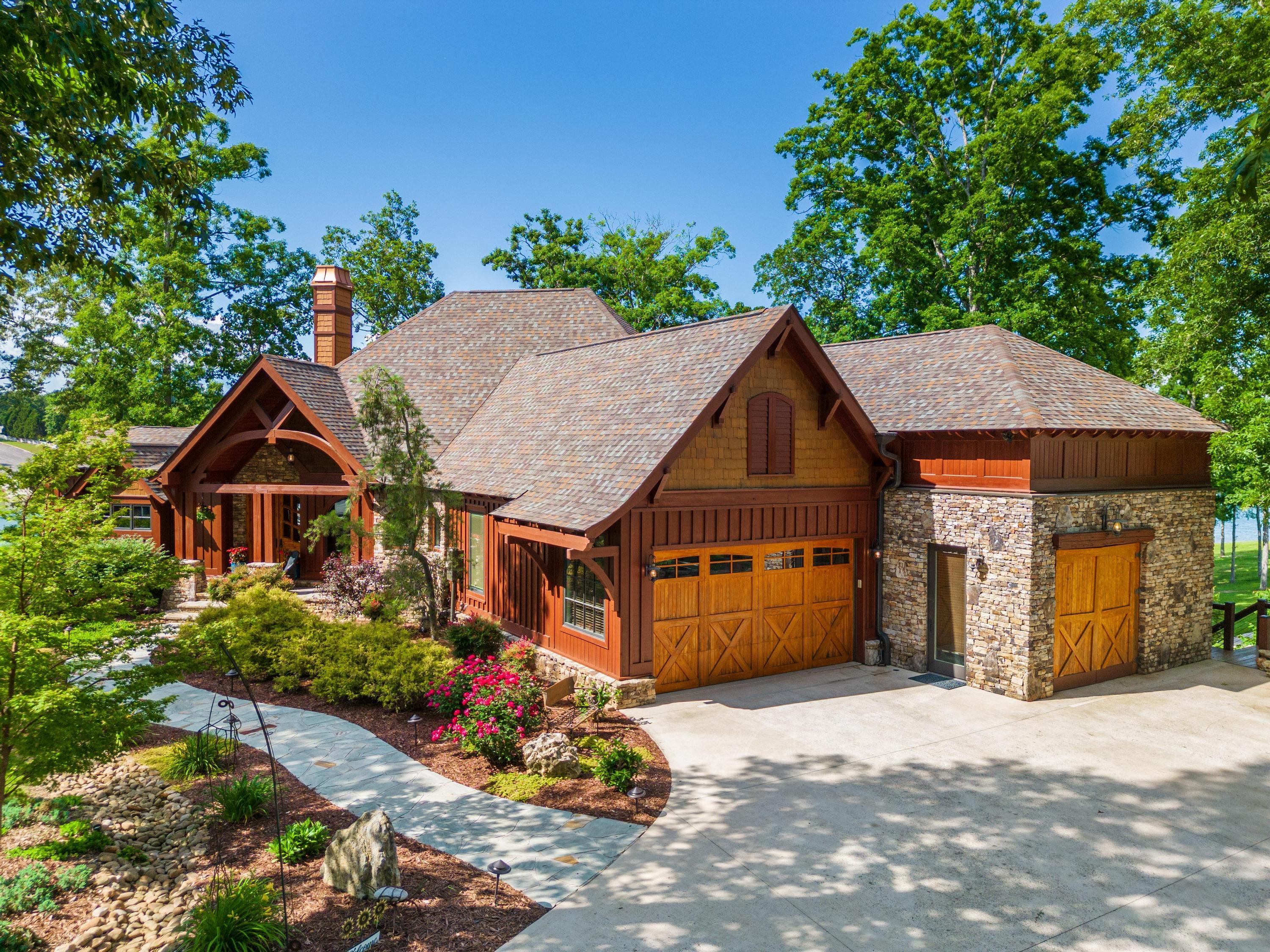 595 Waterfront Way