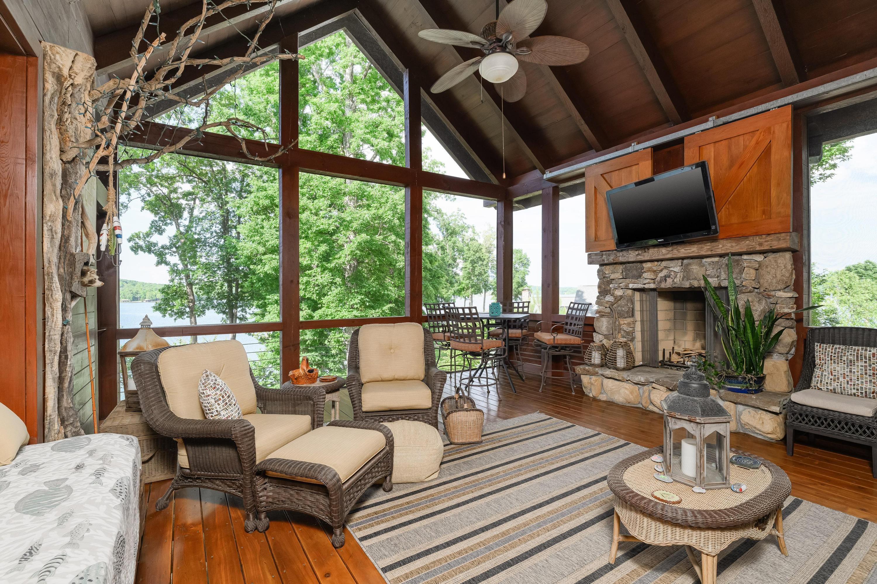 595 Waterfront Way