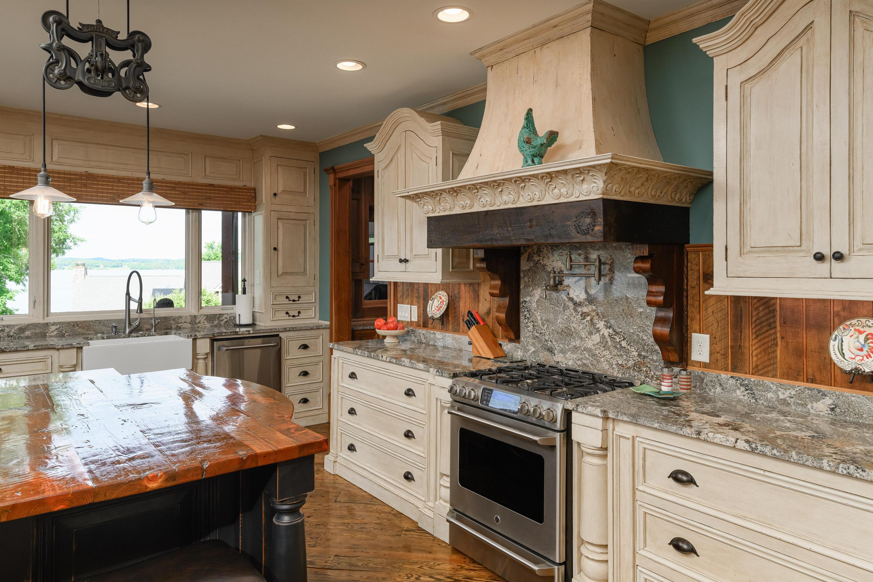 595 Waterfront Way