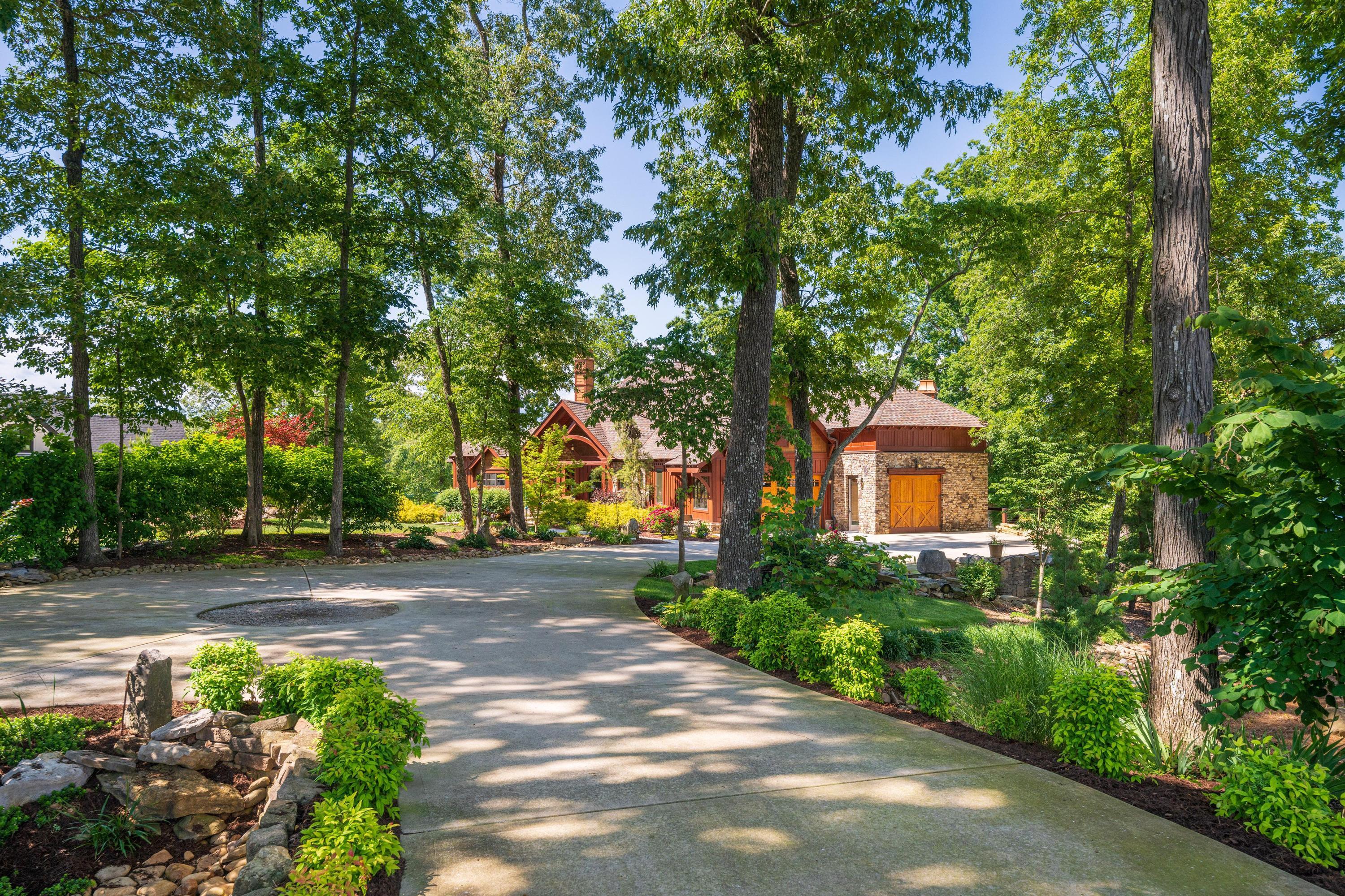 595 Waterfront Way