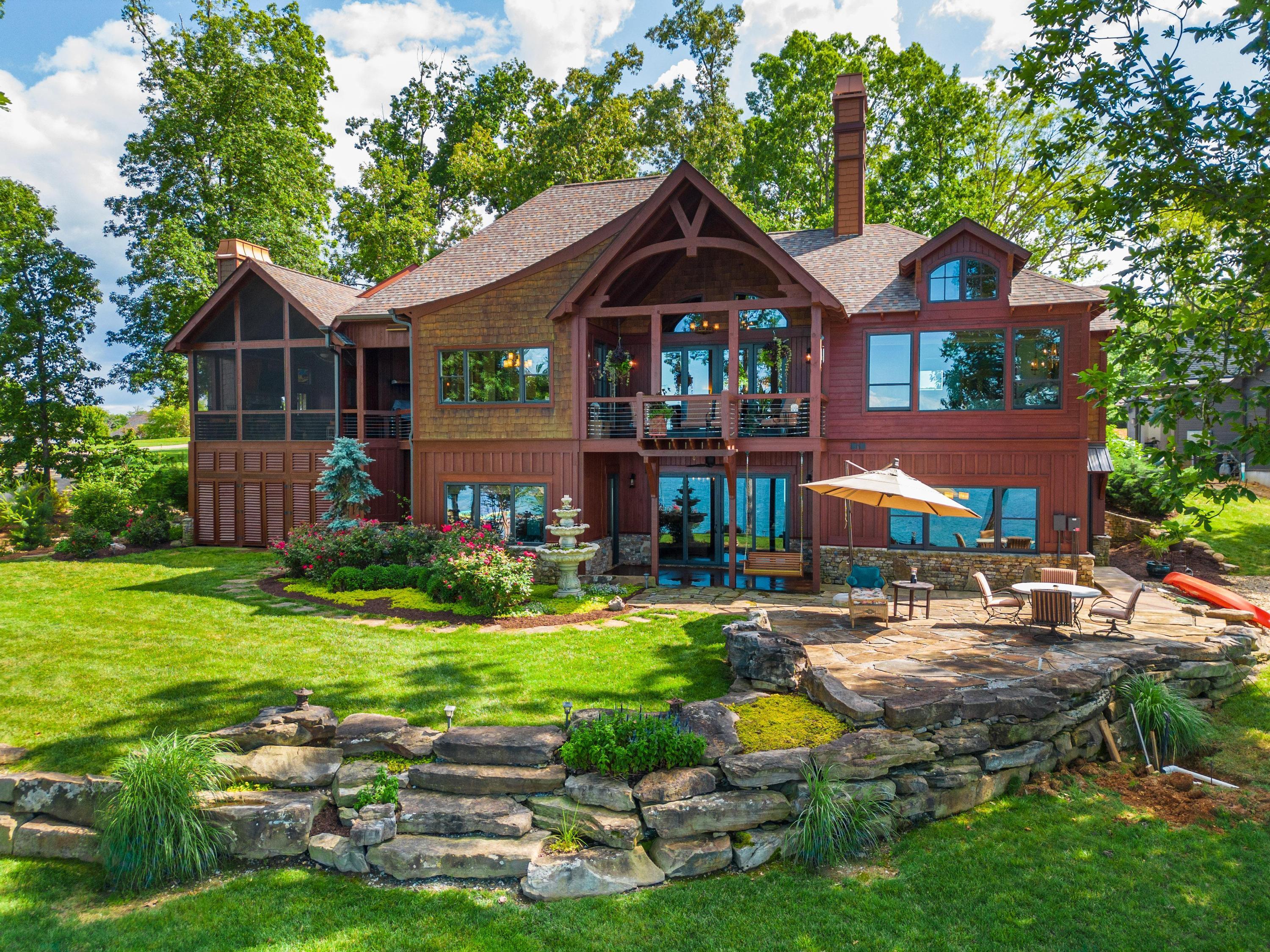 595 Waterfront Way
