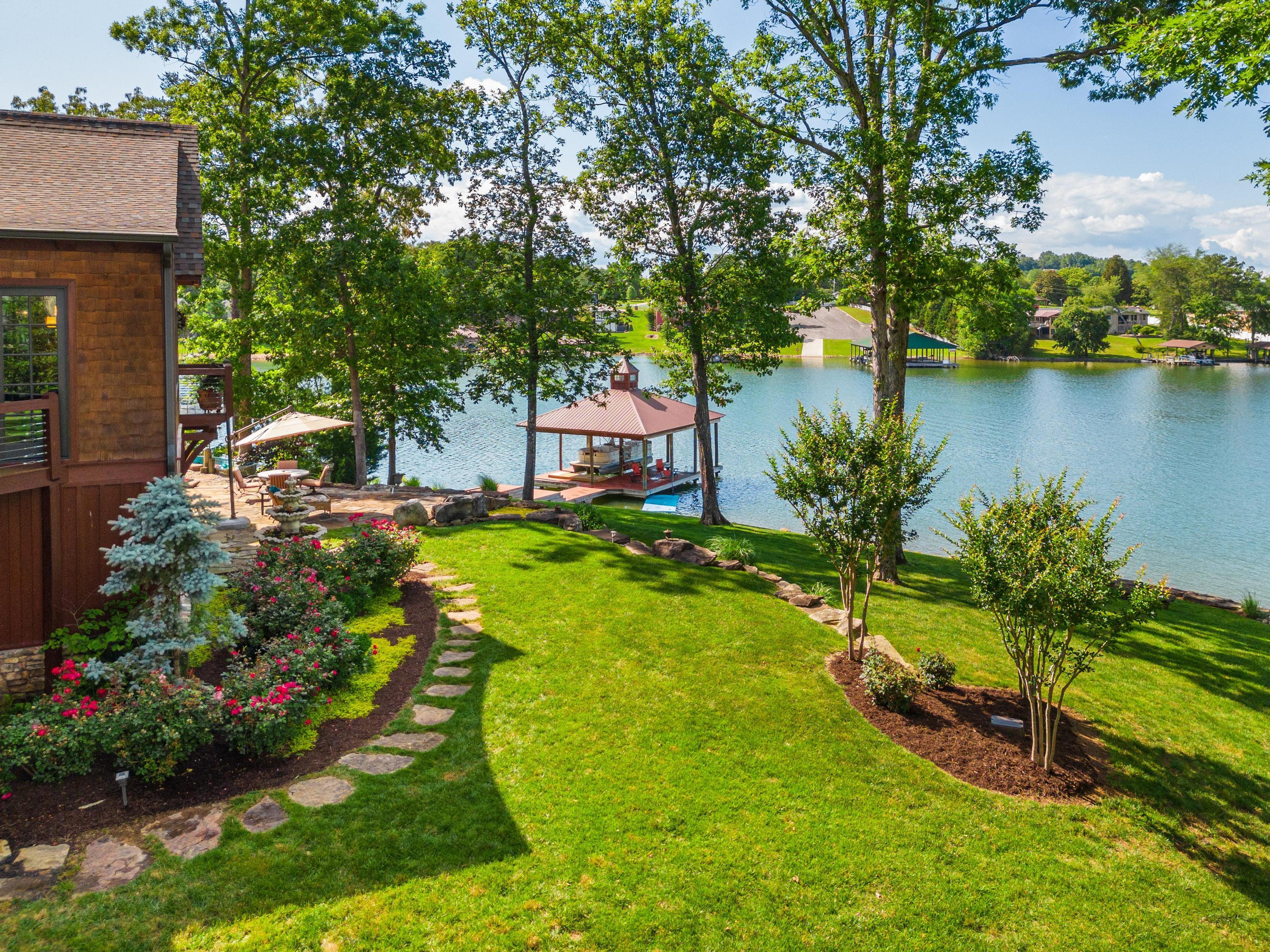 595 Waterfront Way