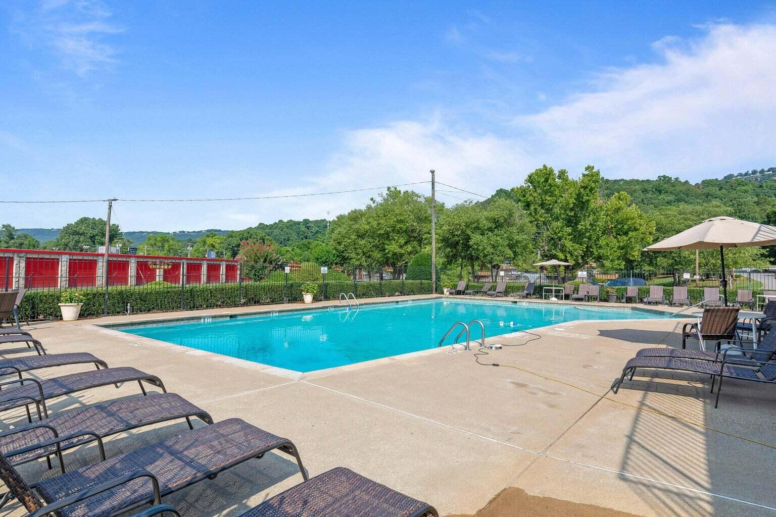 900 Mountain Creek Road, U436