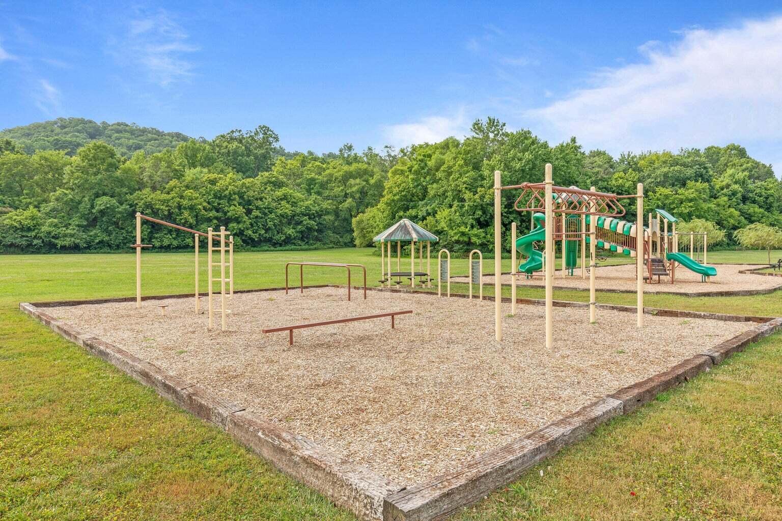 900 Mountain Creek Road, U436