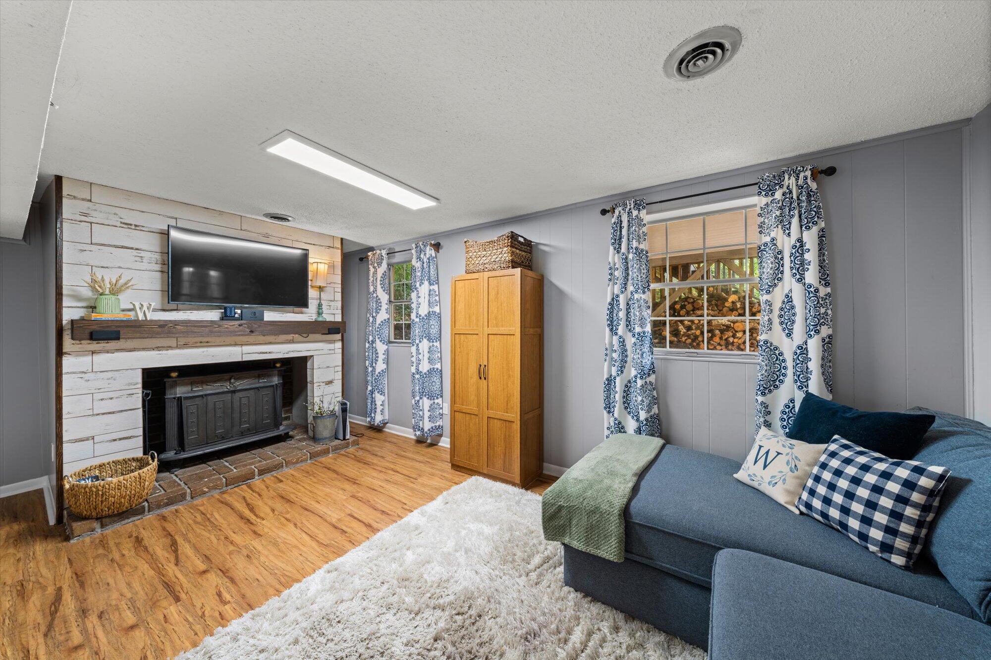 5928 Cardan Drive