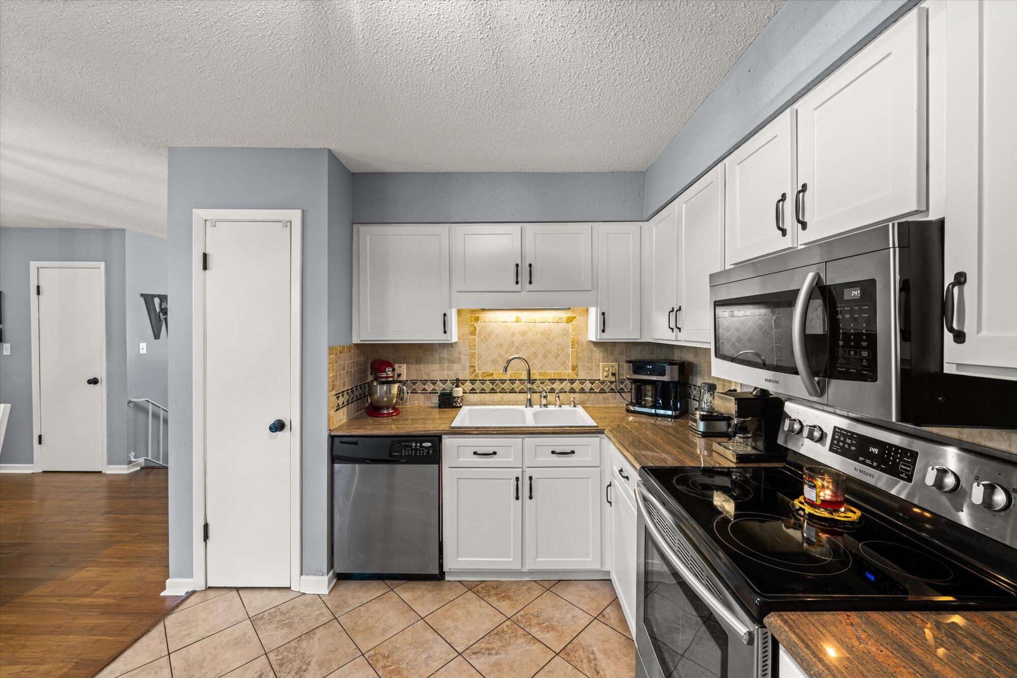 5928 Cardan Drive