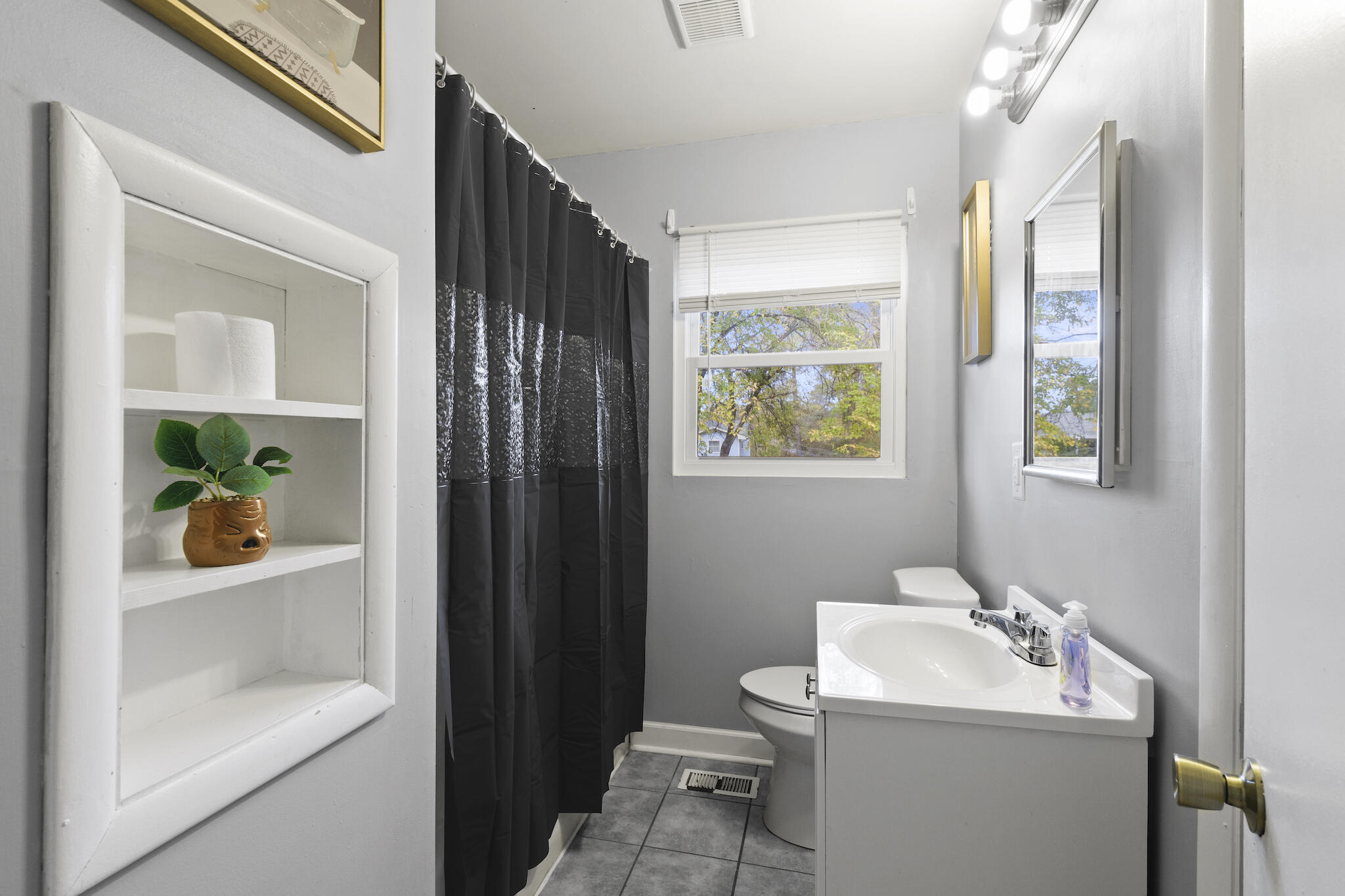 4709 Tomahawk Trail