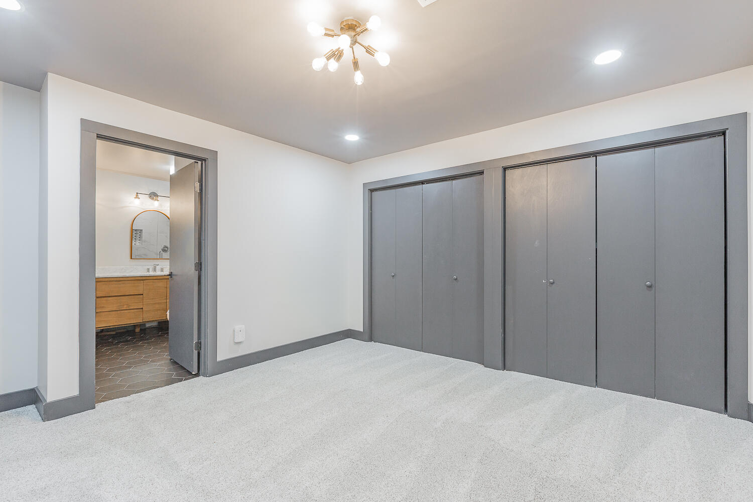1042 Sunset Drive