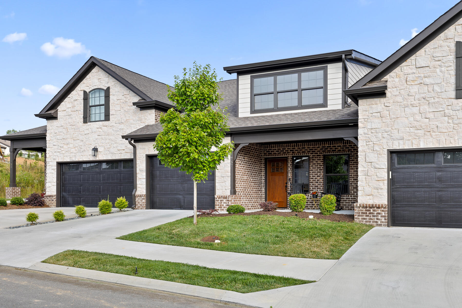 787 Wood Grove Circle