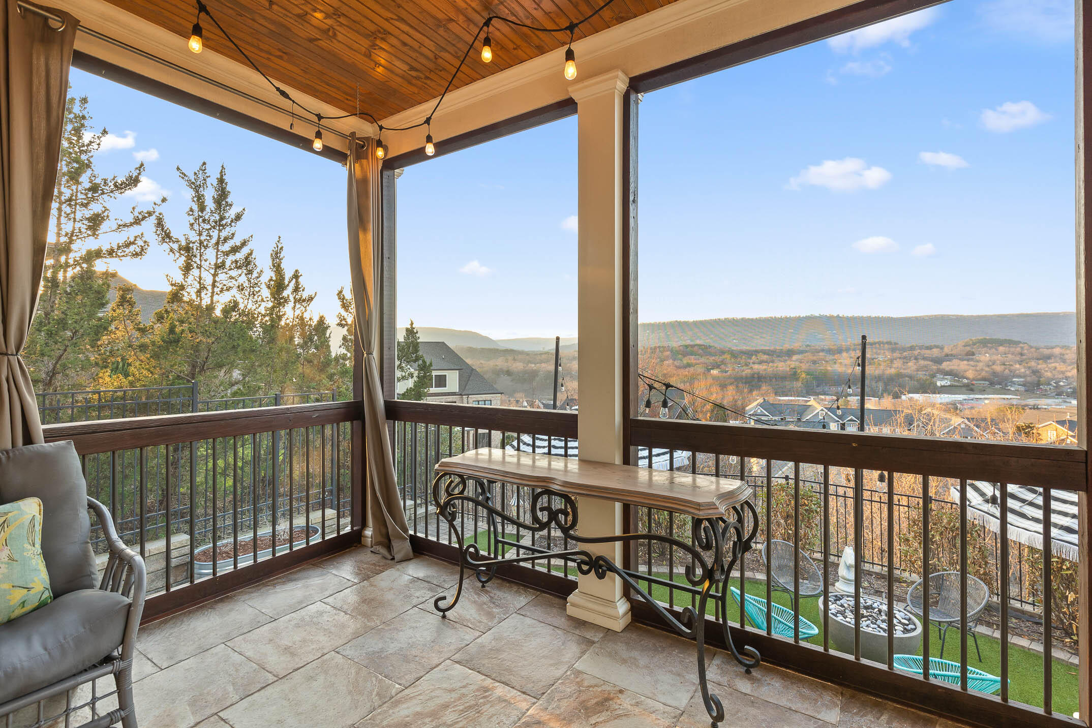 653 Hill Pointe Lane