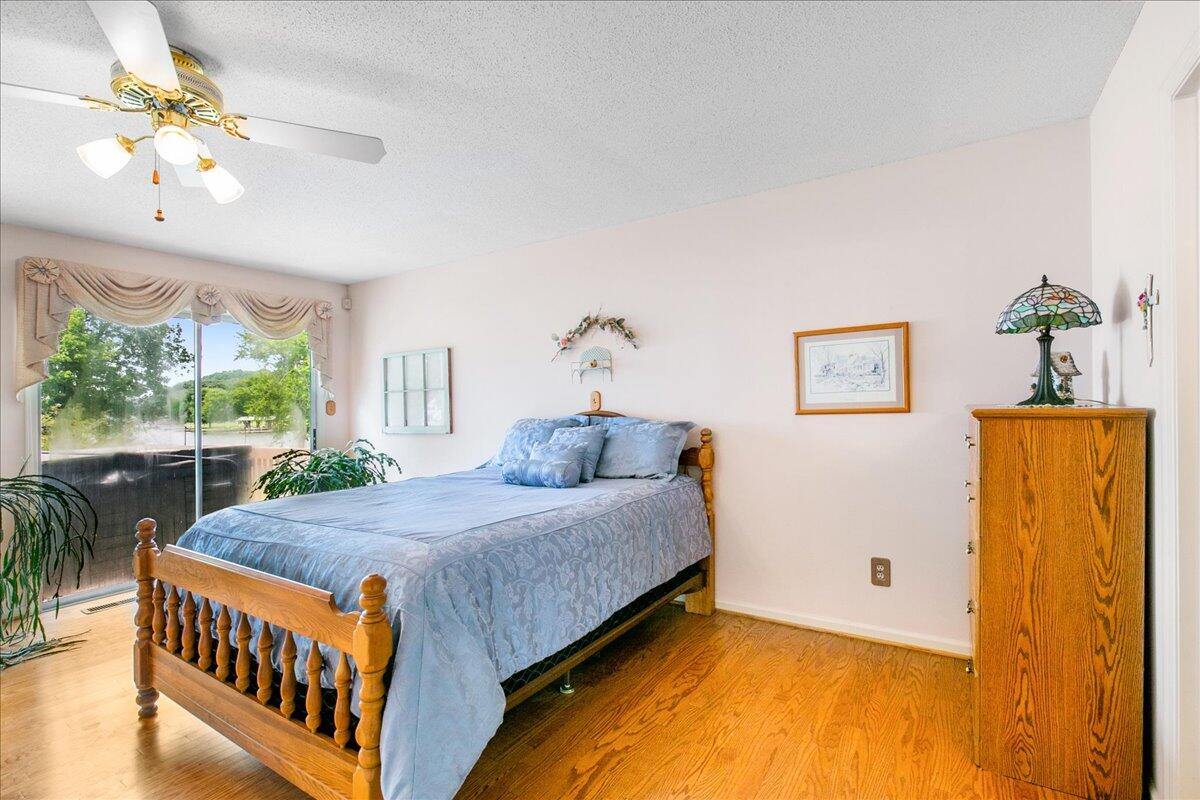 2152 S Shore Acres Road