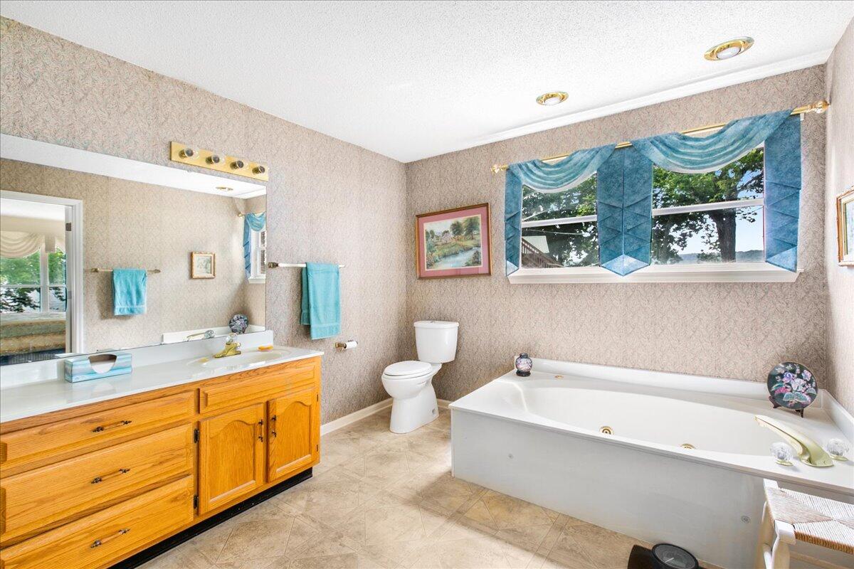 2152 S Shore Acres Road