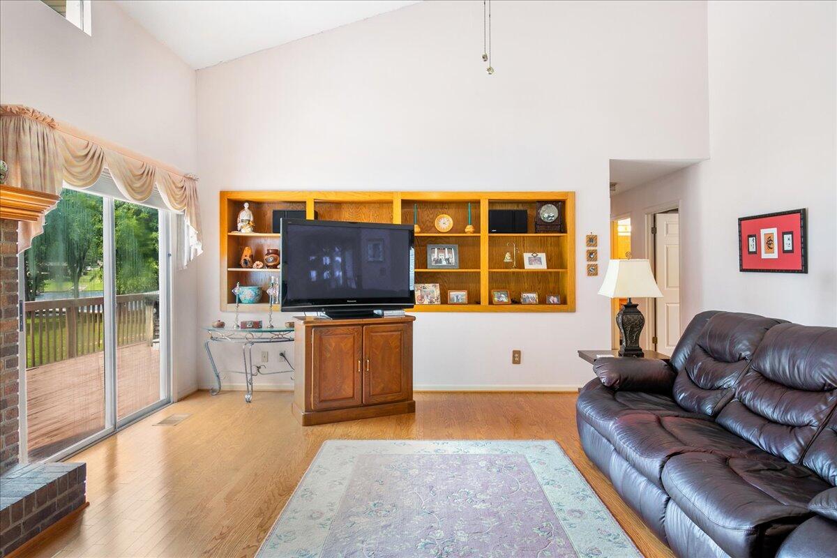 2152 S Shore Acres Road