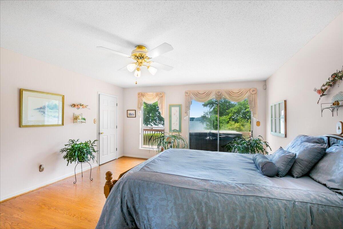 2152 S Shore Acres Road