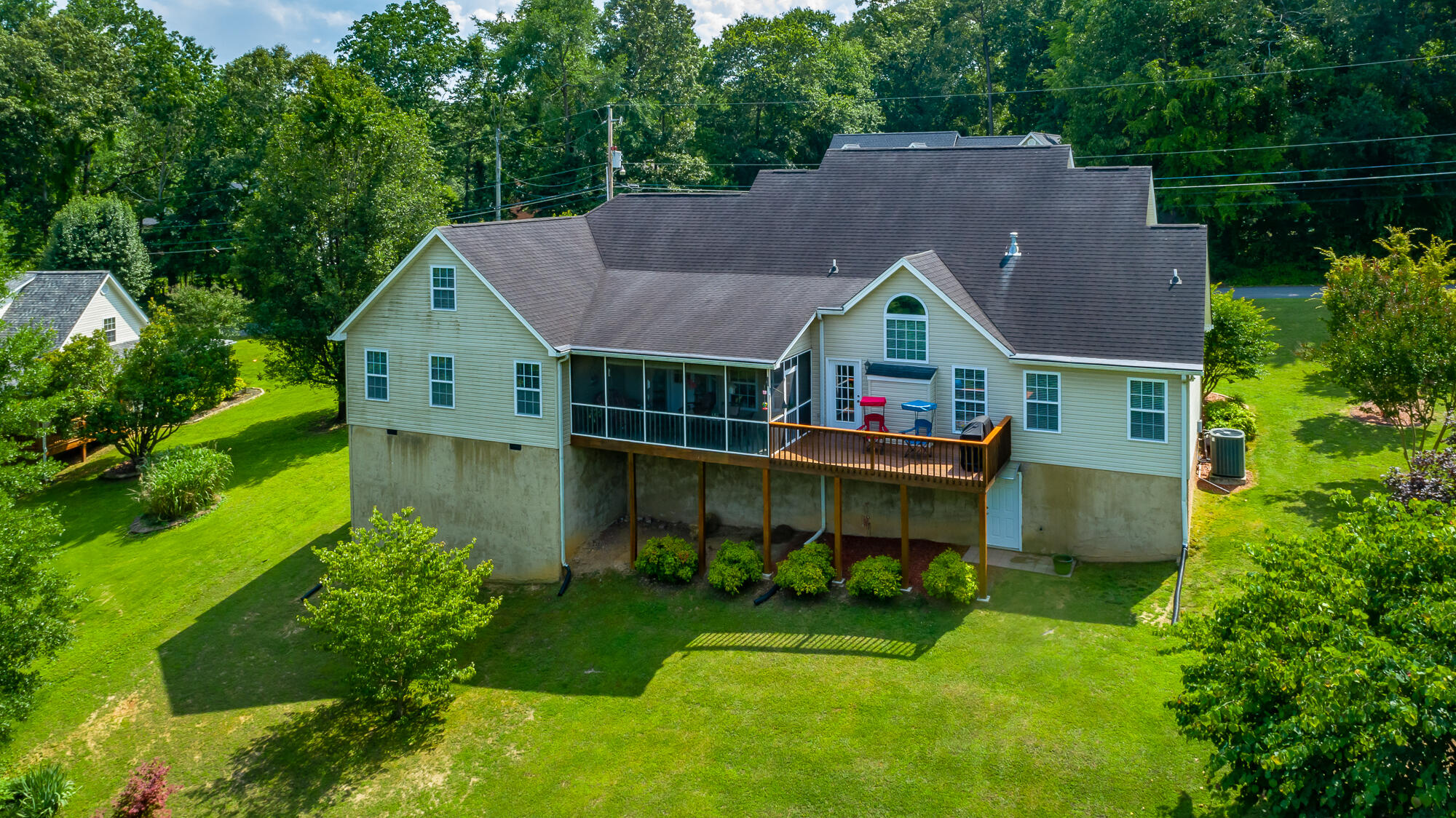 1009 Clift Cave Drive