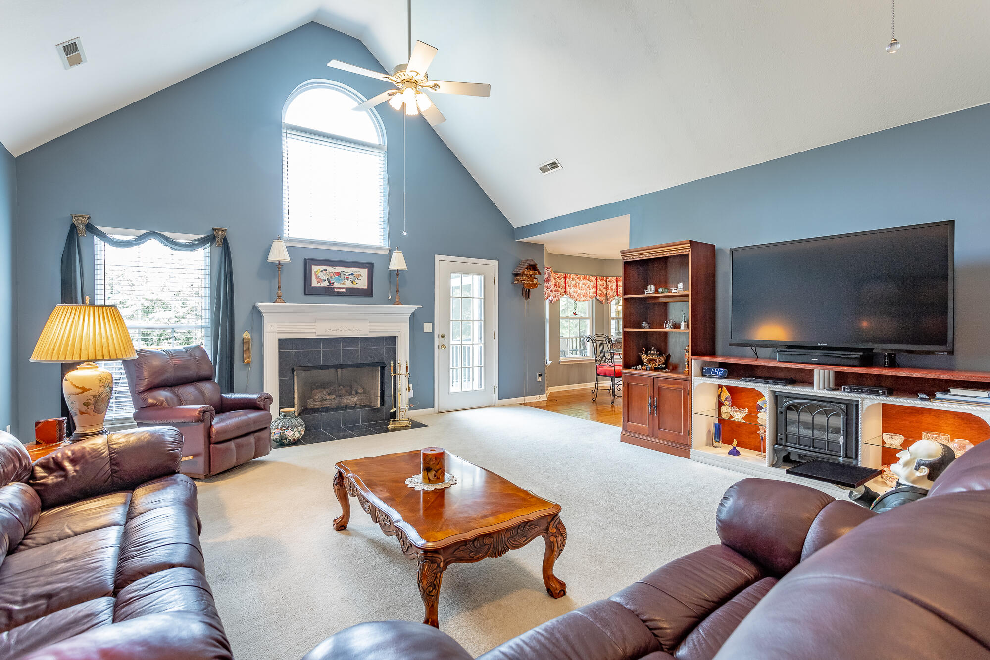 1009 Clift Cave Drive