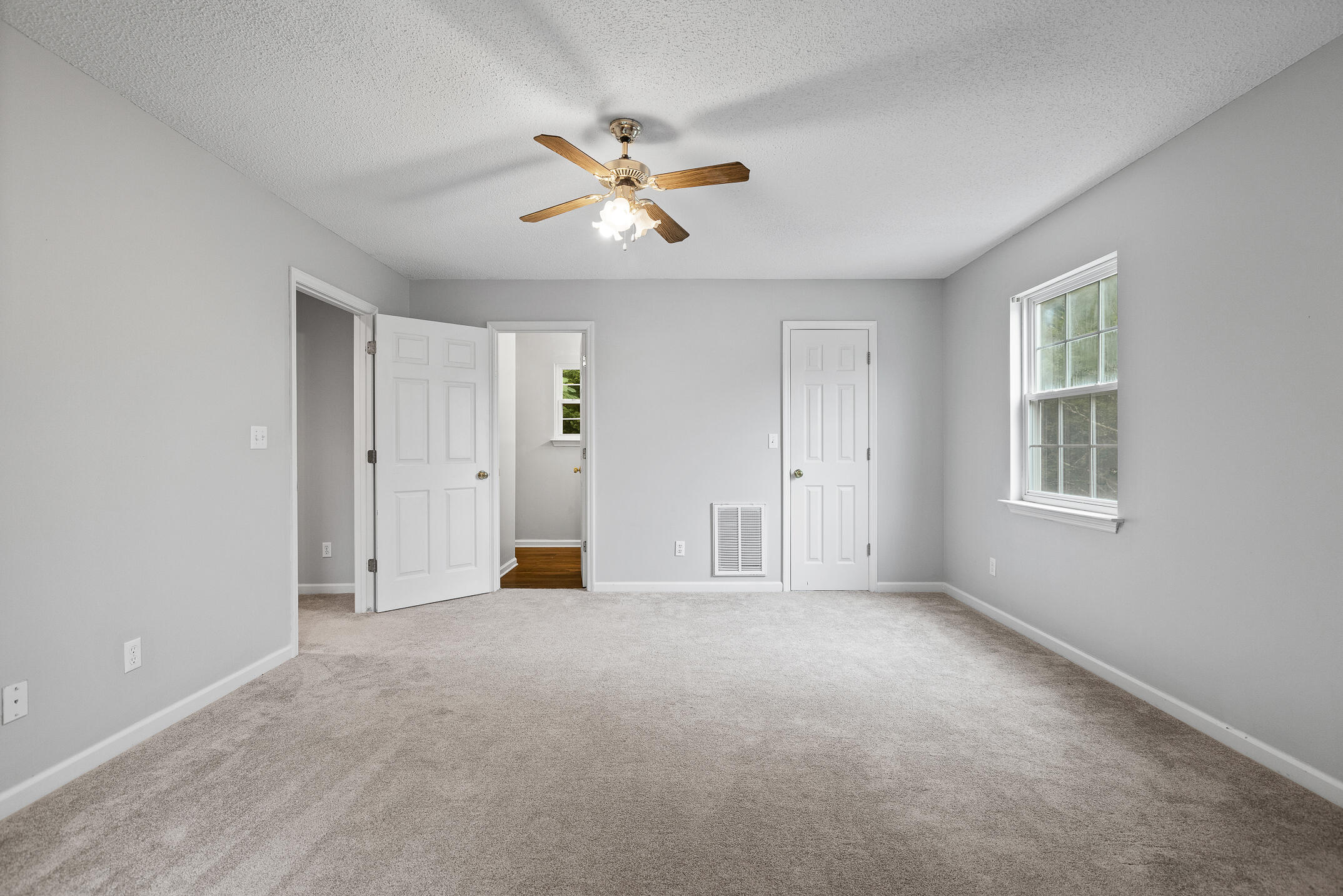 218 Lynnolen Lane