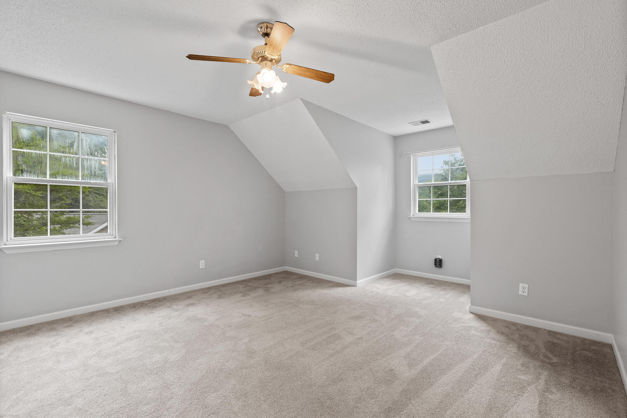 218 Lynnolen Lane