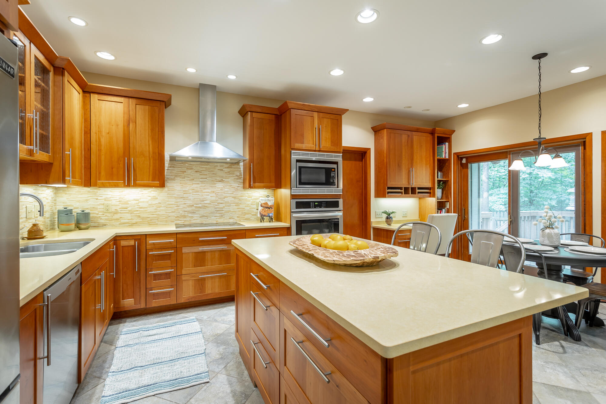 6239 Forest Trail
