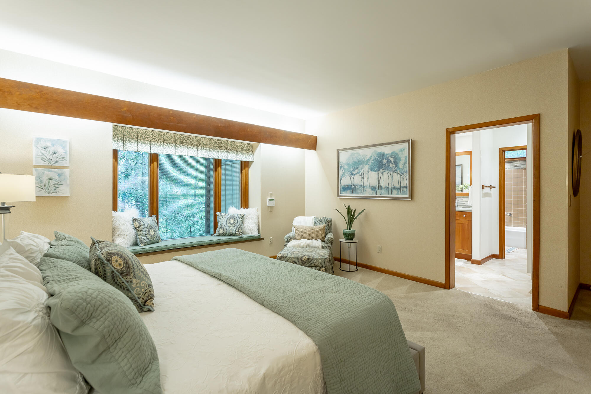 6239 Forest Trail