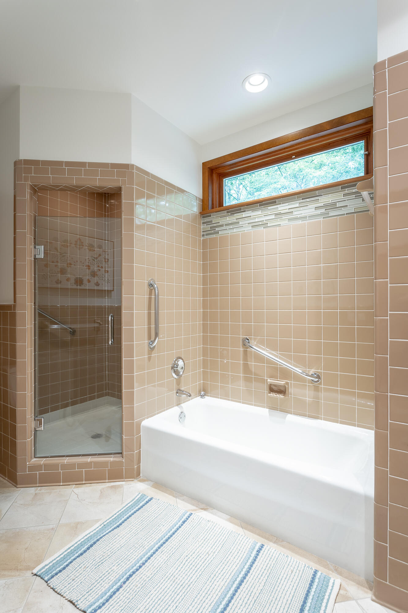 6239 Forest Trail