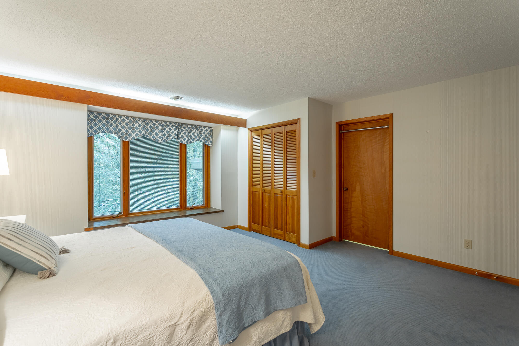 6239 Forest Trail