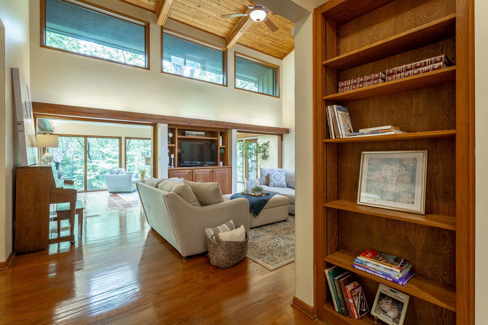 6239 Forest Trail