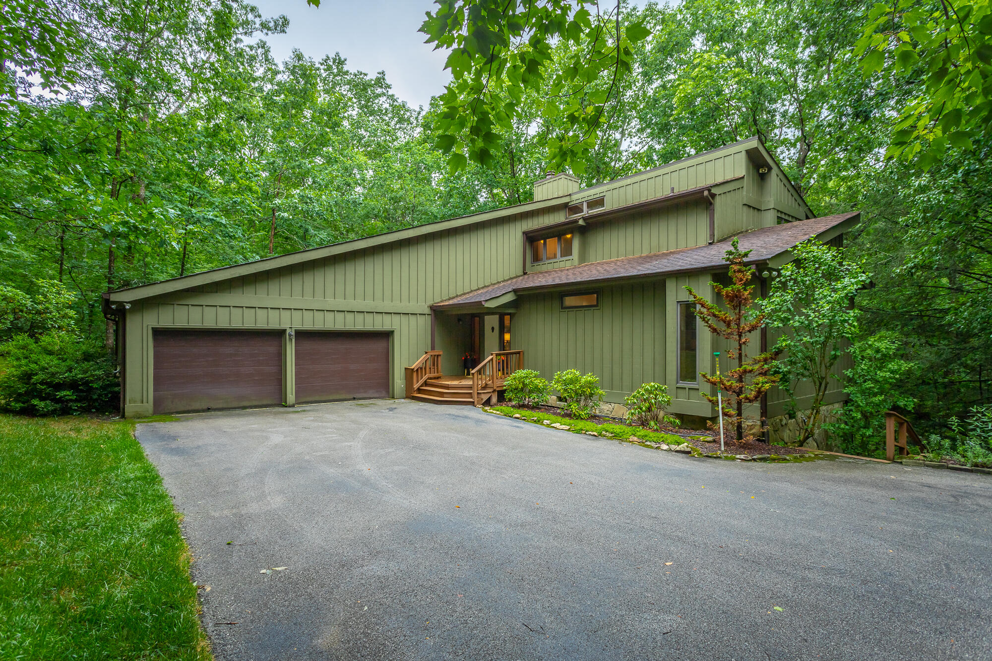6239 Forest Trail