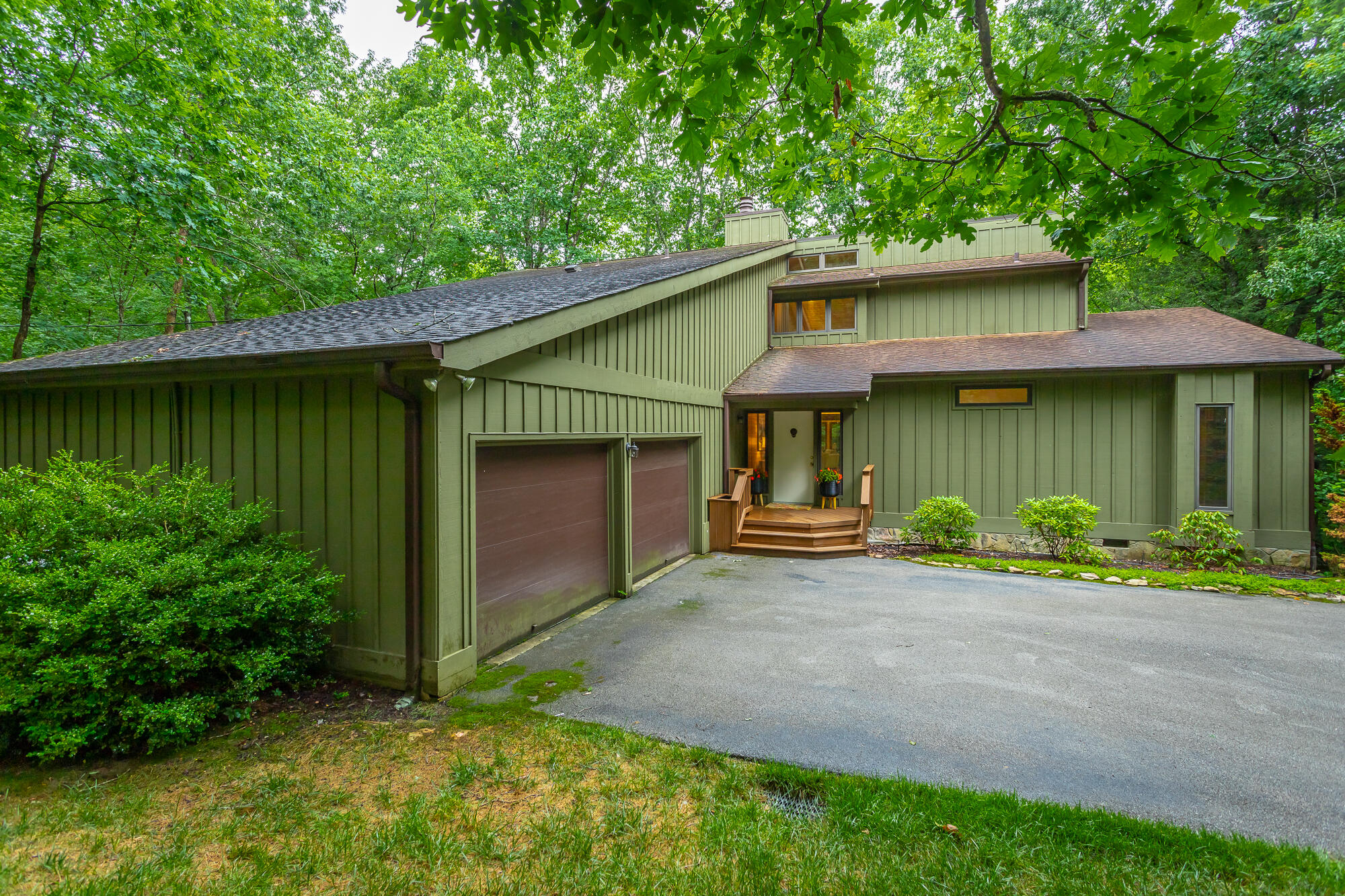 6239 Forest Trail