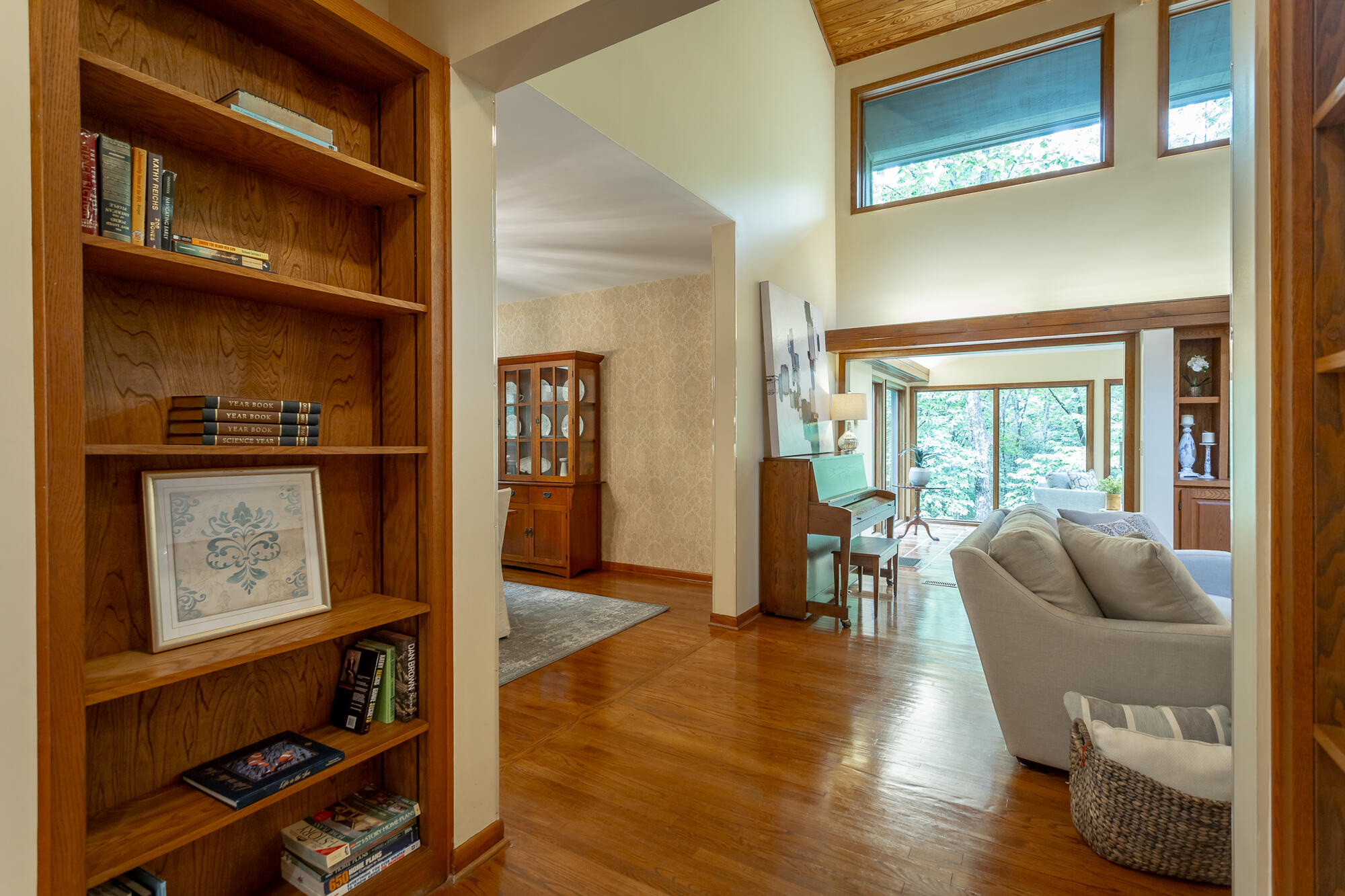 6239 Forest Trail
