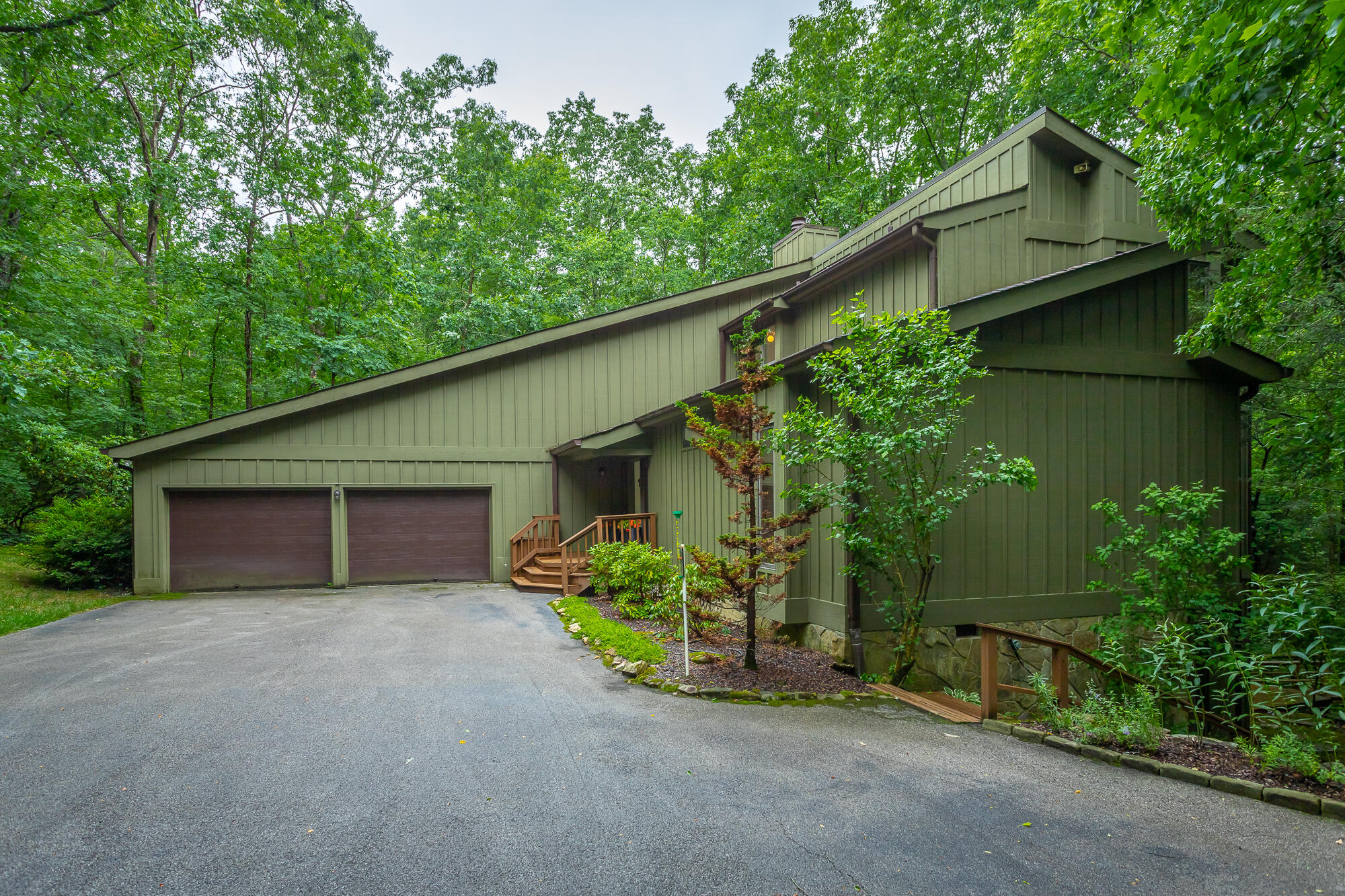 6239 Forest Trail