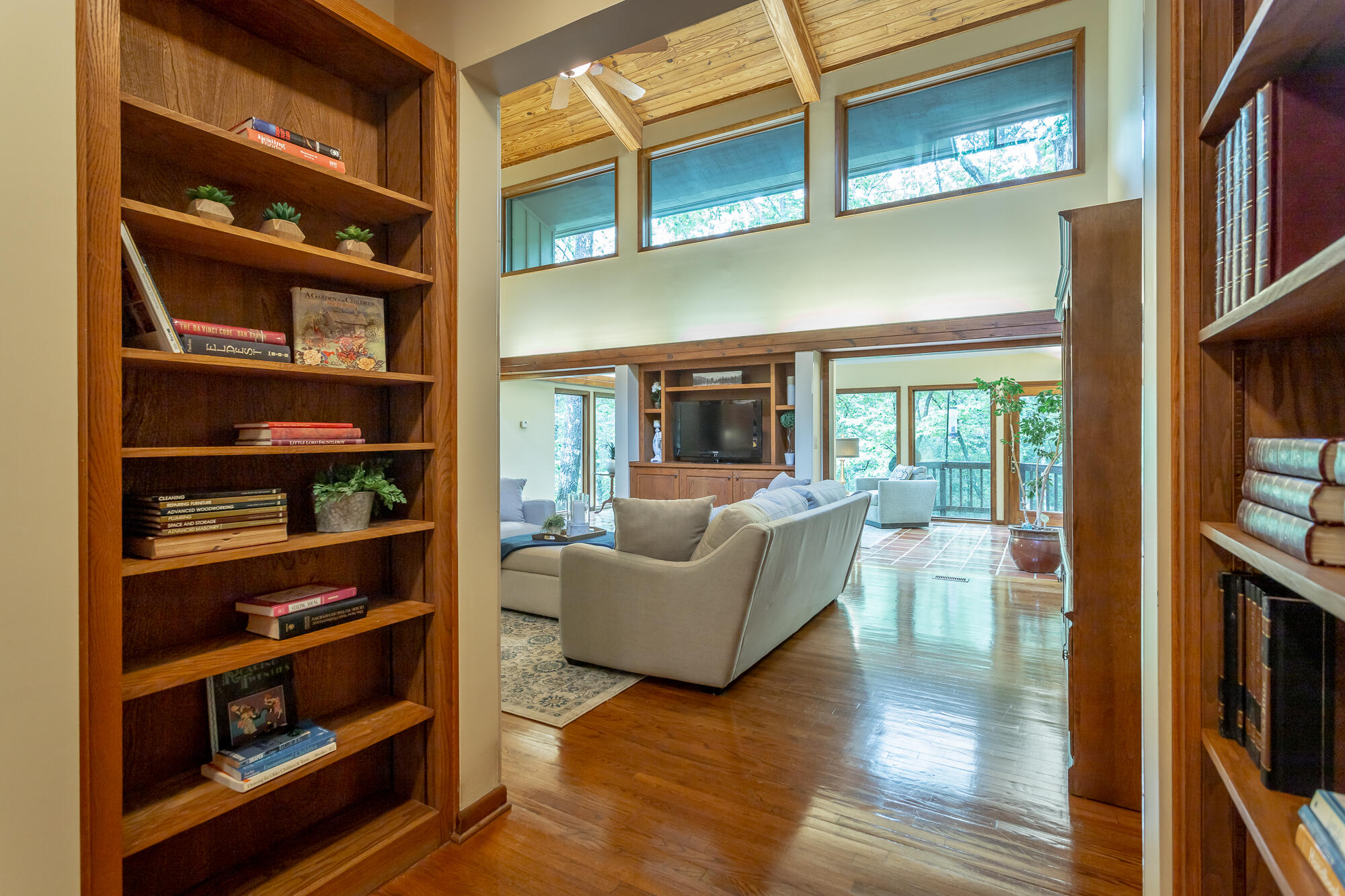 6239 Forest Trail