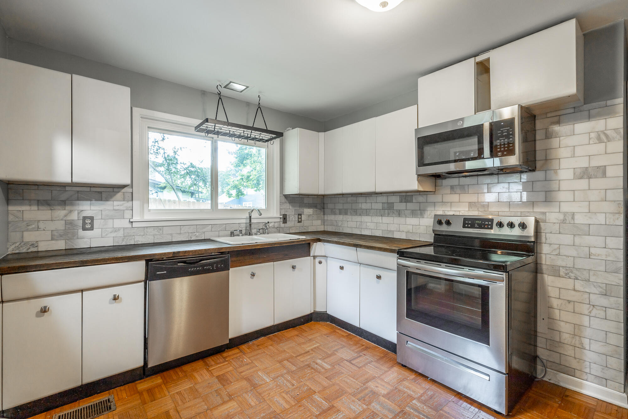 88 Inglenook Drive