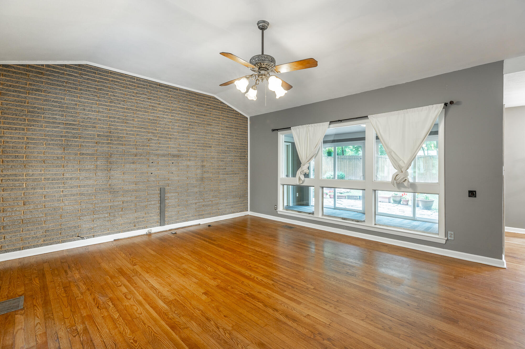 88 Inglenook Drive