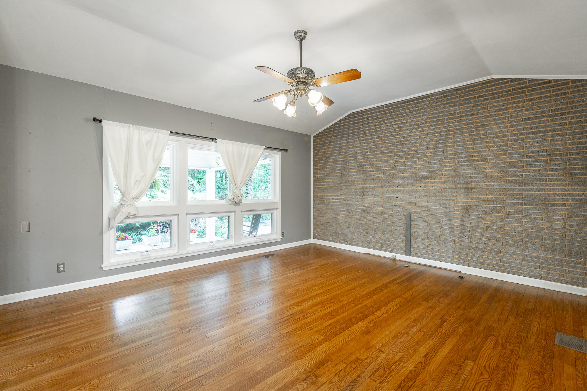 88 Inglenook Drive